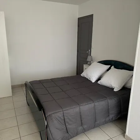 Au Logis De Jc Lägenhet Montagne (Gironde)
